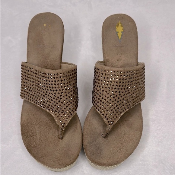 Volatile Brown Studded Women's Wedge Platform Sandals 9 - Picture 1 of 9
